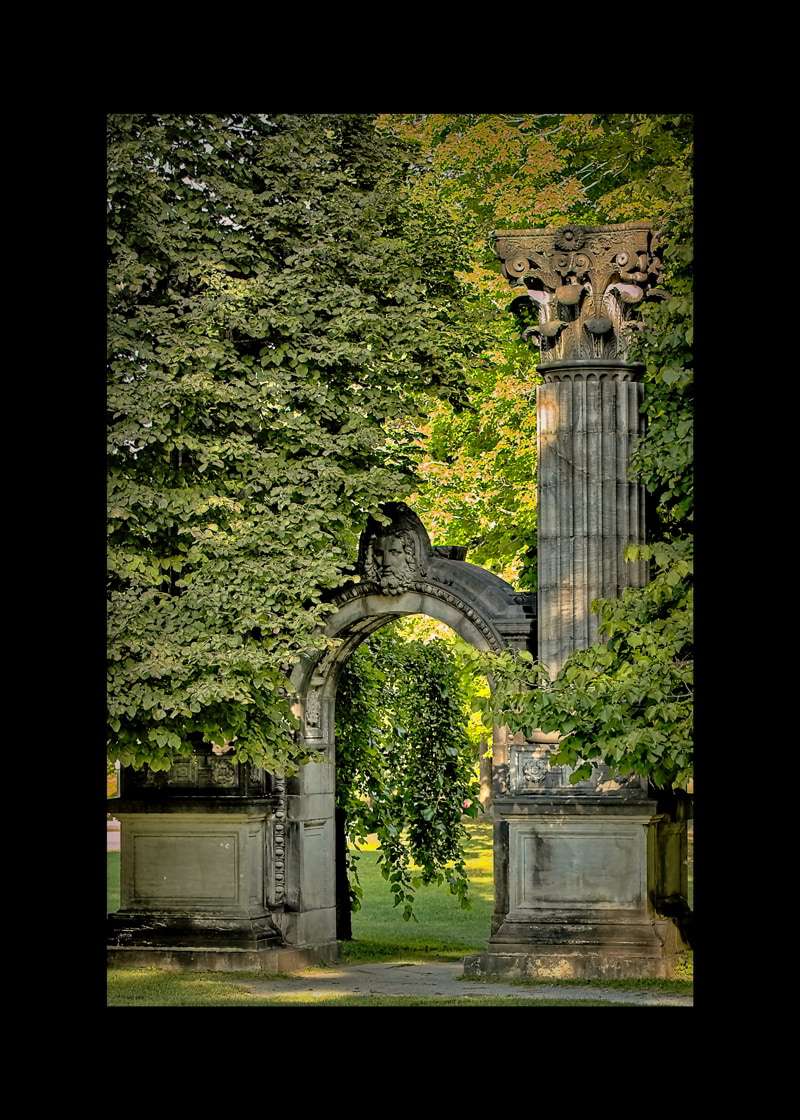 Arch of Bank of Toronto located in Guildwood Garden- 02